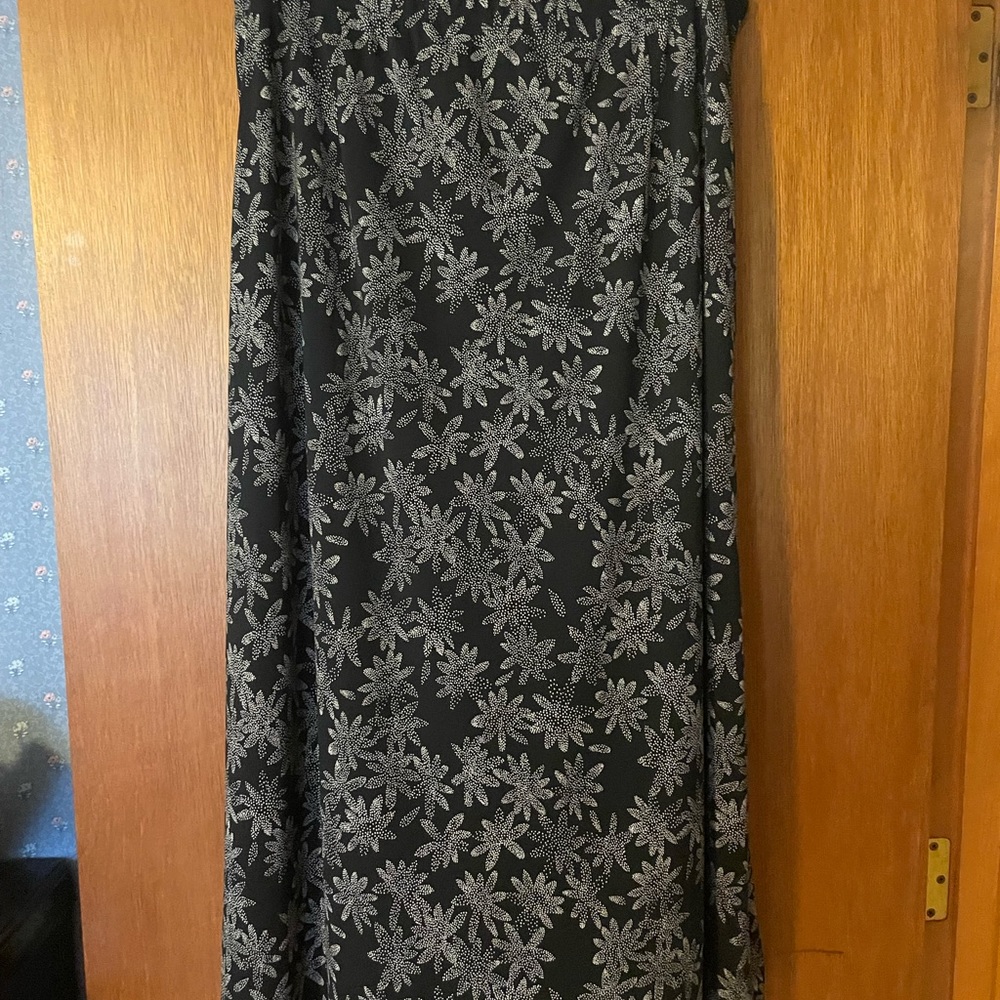 3X Liz Claiborne Black with Flowers Pull On Skirt